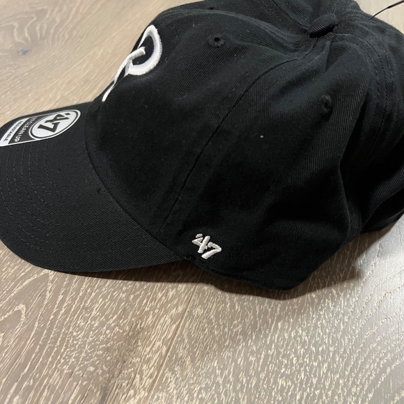 47' BRAND clean up black hats with embroidered "B" - Picture 4 of 4